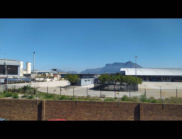390M² WAREHOUSE TO LET IN EPPING INDUSTRIAL